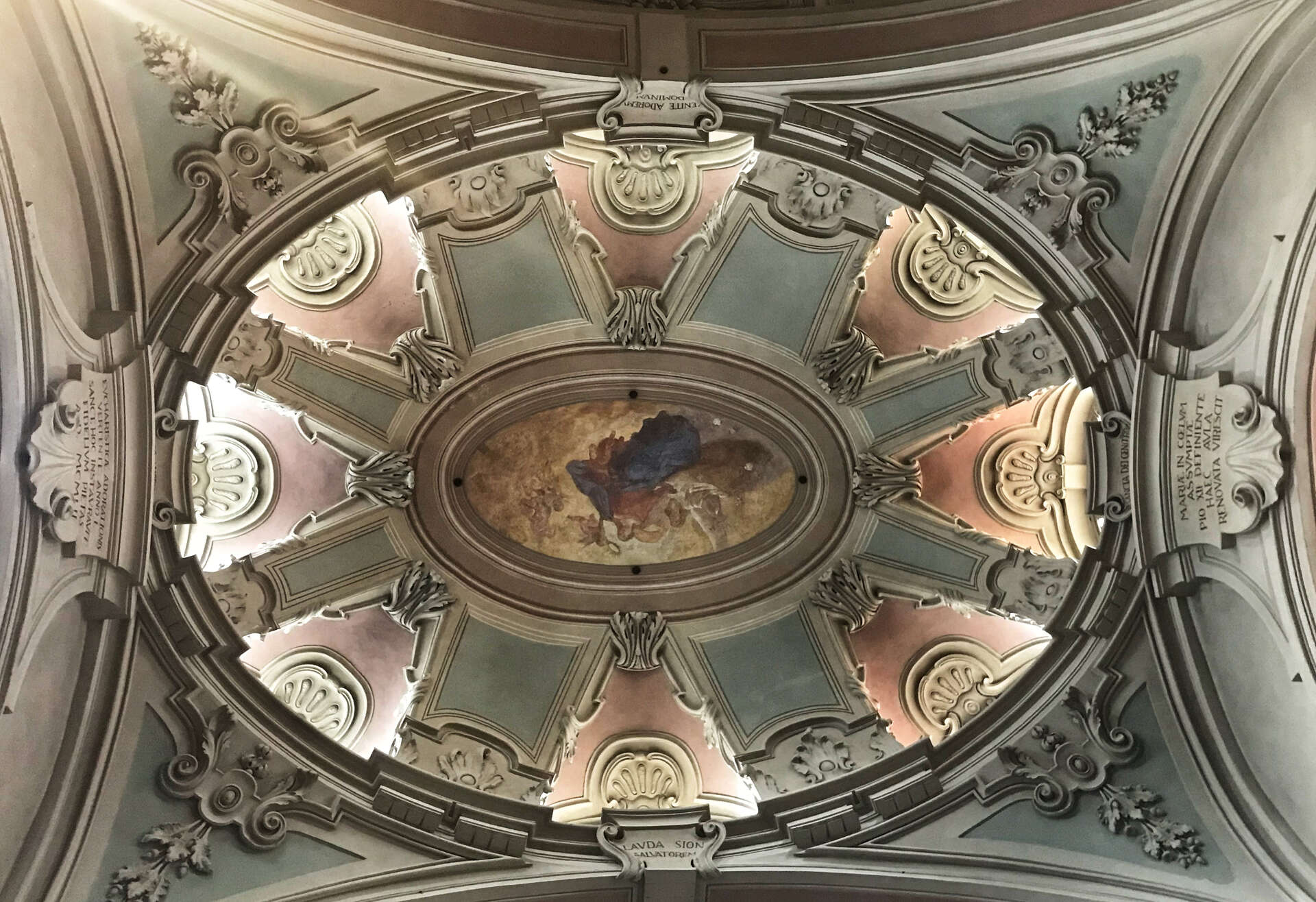 Santa Maria di Piazza av Bernardo Vittone, midtskipshvelv
